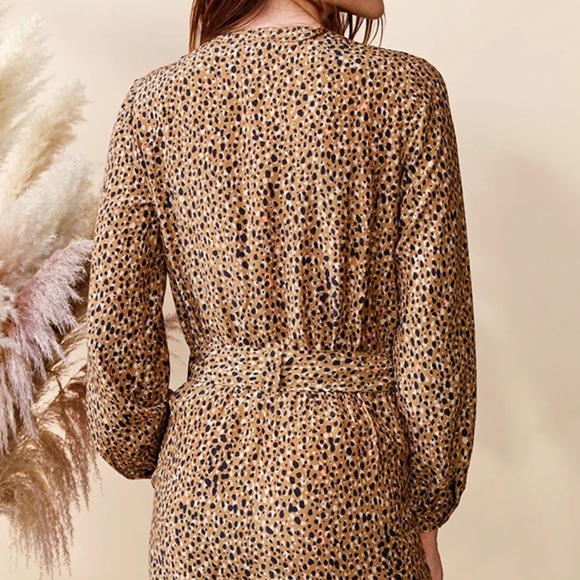 NWT Dolan Neela Cheetah Print Long Sleeve Jumpsuit - Picture 2 of 7